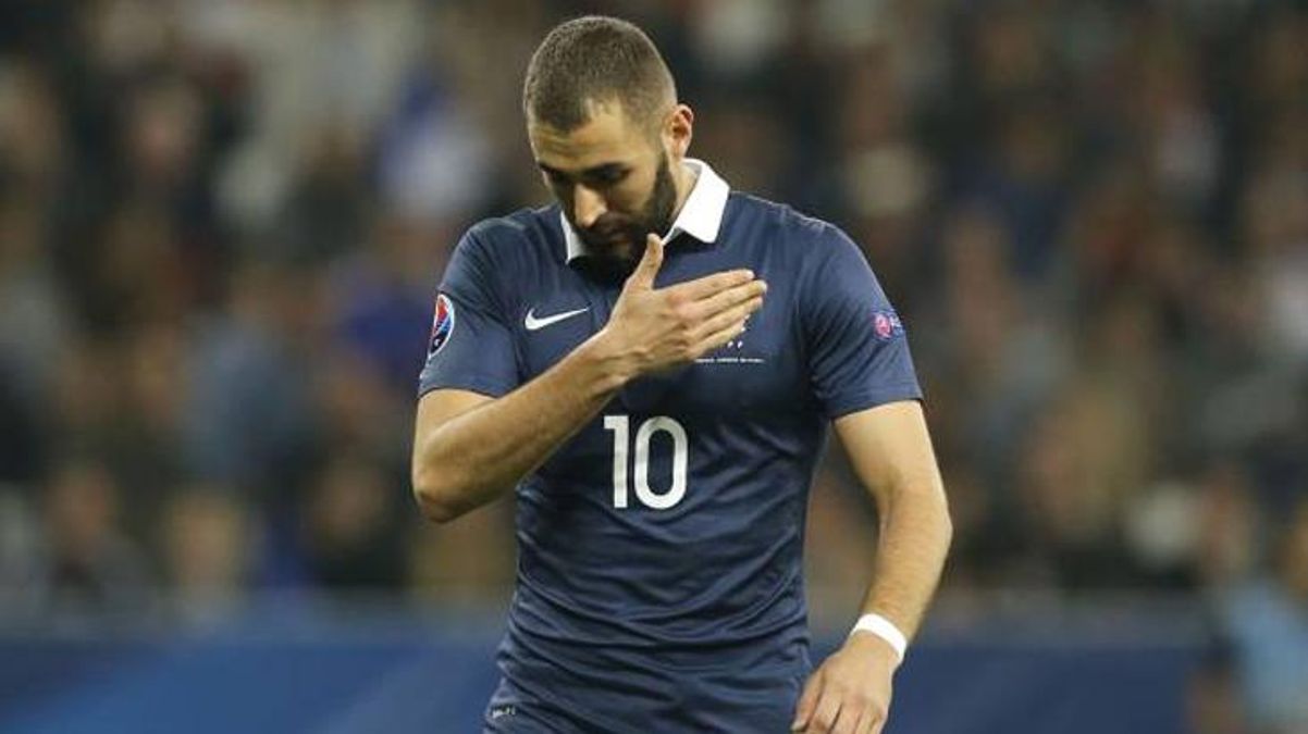 bir donem sona erdi karim benzema fransa milli takimini birakti