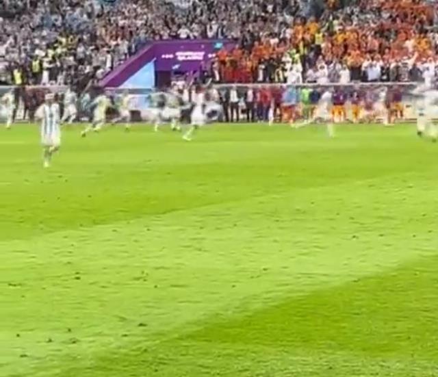 Dünya Kupası'ndaki zafer sonrası Messi, takım arkadaşlarının aksine bambaşka bir yere koştu