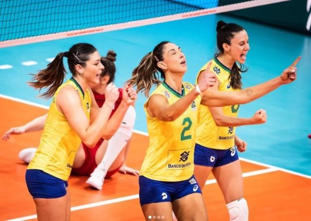 Sosyal medyayı yıktı! Brezilyalı voleybolcu çırılçıplak poz paylaştı