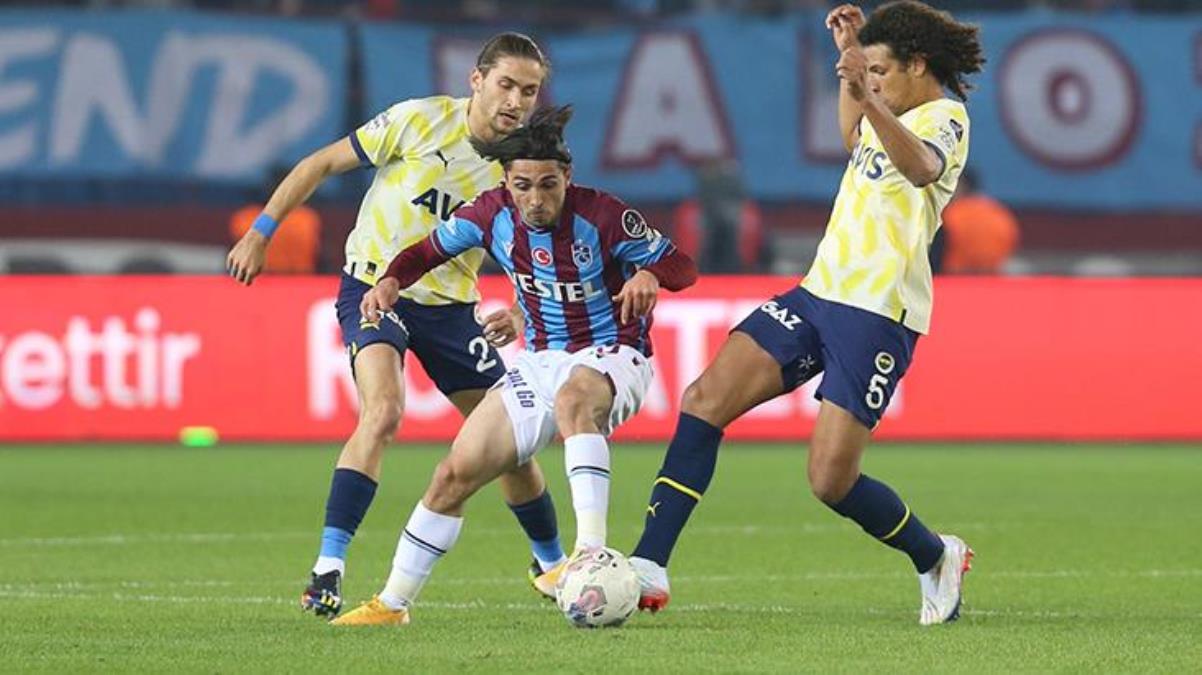 tepkiler cig gibi fenerbahcelilerin sevgilisi futbolcu yaptigi hareketle taraftara sac bas yoldurttu