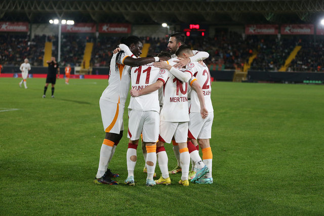 Galatasaray ve Okan Buruk tarihi başarının eşiğinde! - Galatasaray haberleri