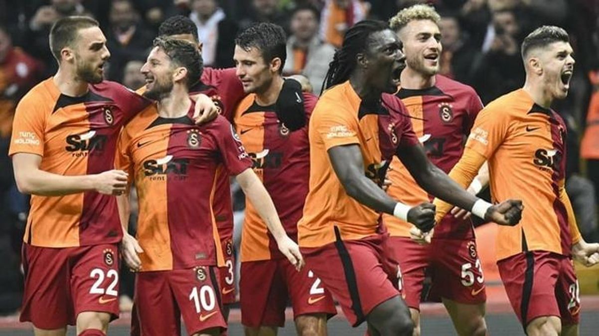 galatasarayda ayrilik yildiz futbolcu seria a ekibine imzayi atiyor