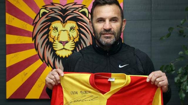 Okan Buruk'tan alkışlanacak hareket! Futbolculuk döneminde giydiği formaları depremzedelere bağışladı