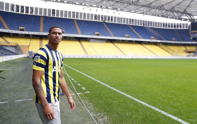 Son Dakika: Jayden Oosterwolde resmen Fenerbahçe'de! İşte Parma'ya ödenen bonservis