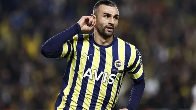 Teklif yapıldı! Fenerbahçe'nin yıldız futbolcusu takımdan ayrılıyor