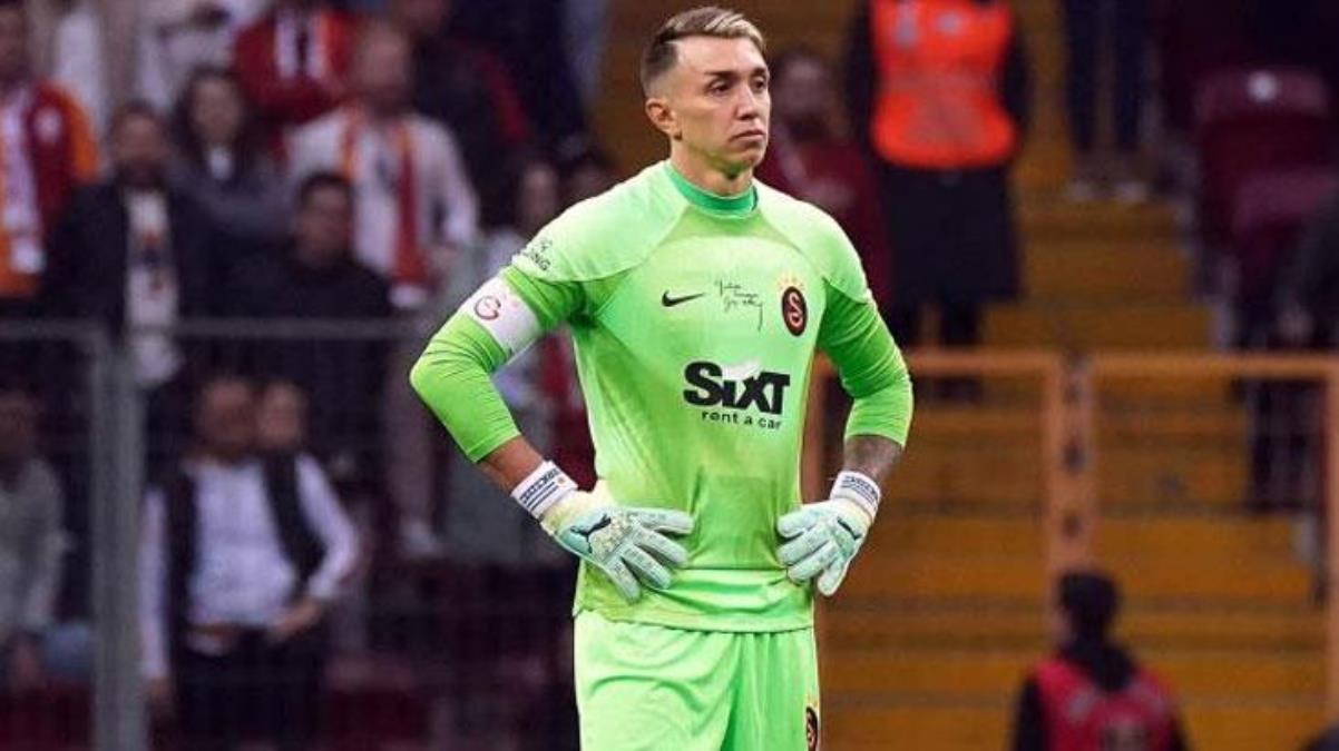 fernando muslera karagumruk maci sonrasi soyunma odasinda tum takimdan ozur diledi