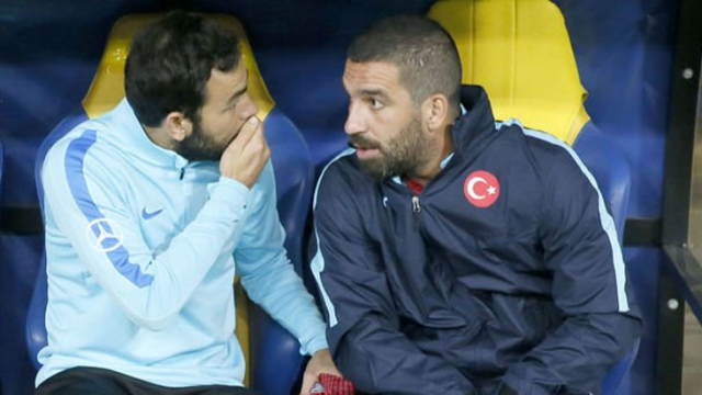 Süper Lig ekibinden Arda Turan bombası! Milli Takım'a gidecek derken ters köşe yaptı