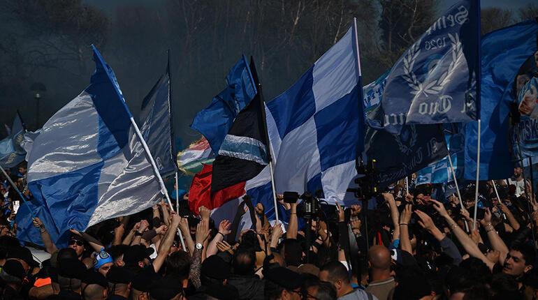 Napoliden coşkulu şampiyonluk kutlaması