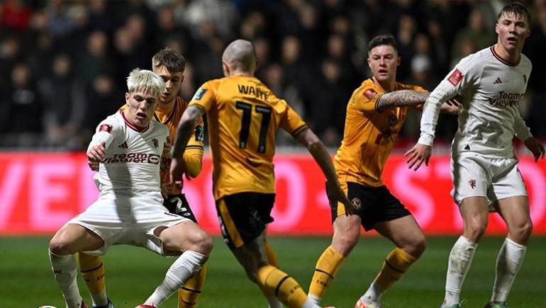 Newport County-Manchester United maçında Altay Bayındır ilk kez sahne aldı: Nihayet işbaşı yaptı