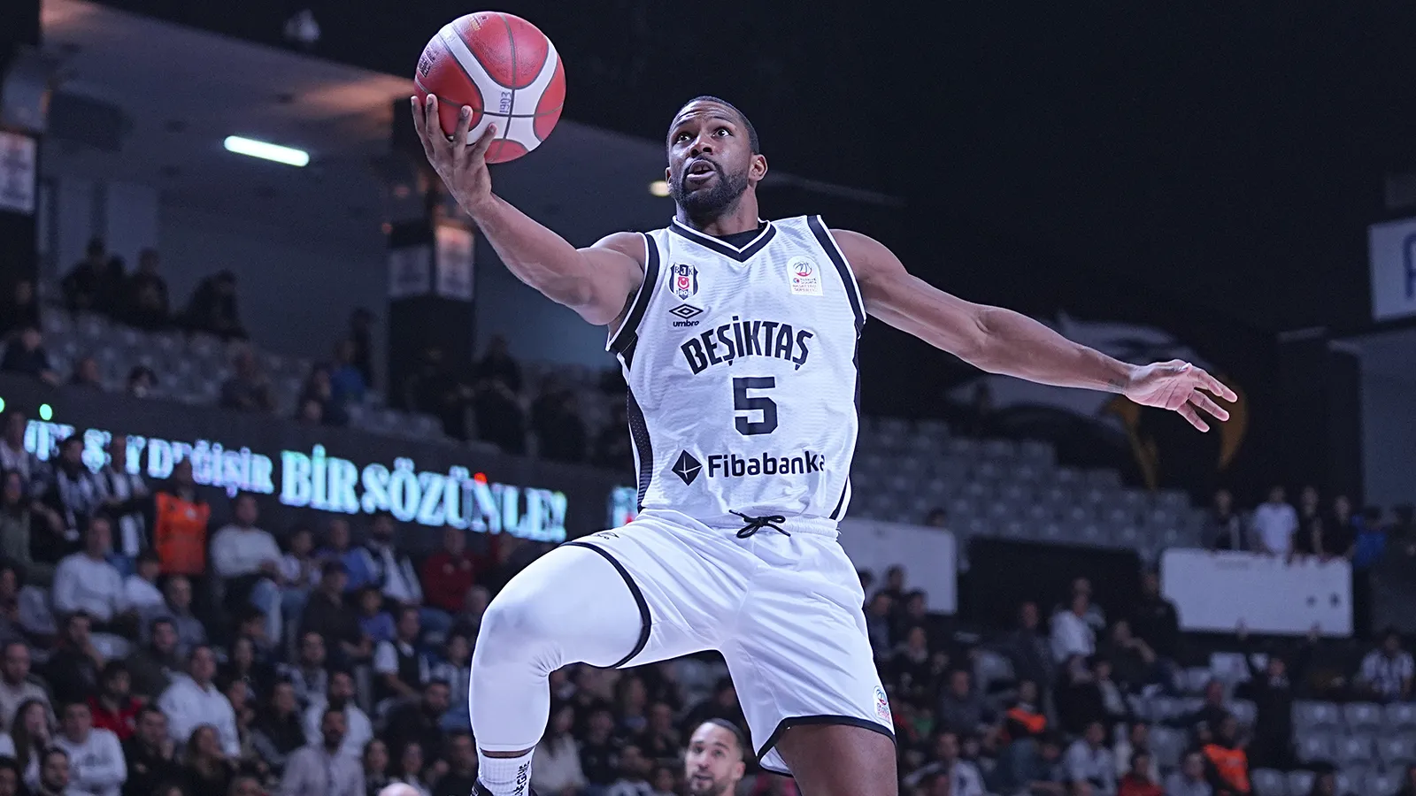 besiktas-basketbol-takimi