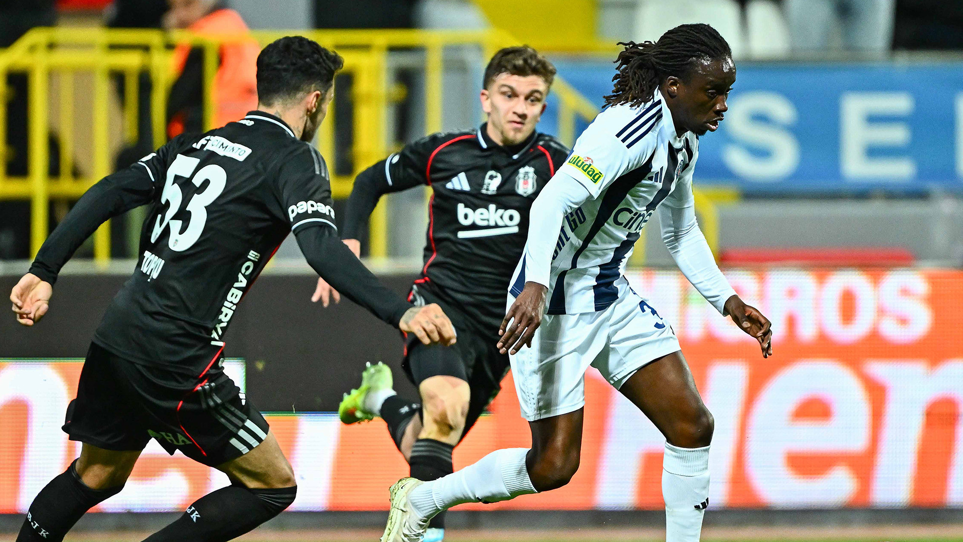 “Kasımpaşa 1-1 Beşiktaş: Puanlar paylaşıldı!” 2 besiktas-kasimpasa
