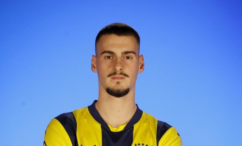 Şok tasarruf: Tedesco iki futbolcunun biletini kesti 1 ognjen-mimovic